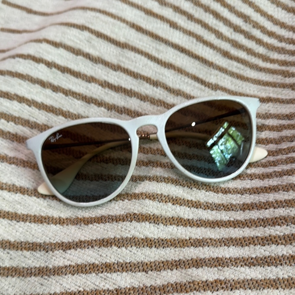 Ray-Ban Erika rb4171 White Sunglasses msrp $186